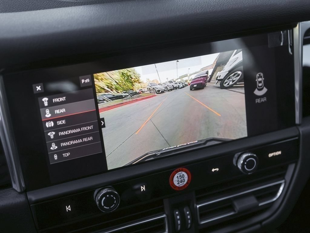 Certified 2026 Porsche Macan AWD/4WD image 23