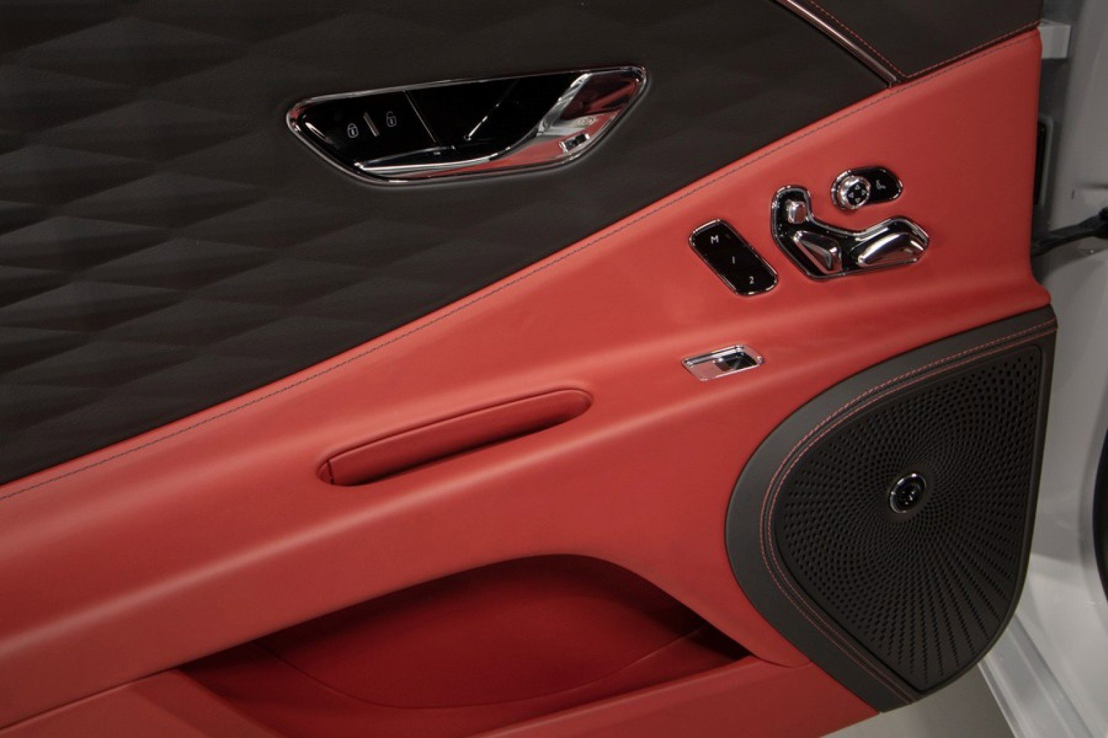 Used 2023 Bentley Flying Spur Flying Spur image 41
