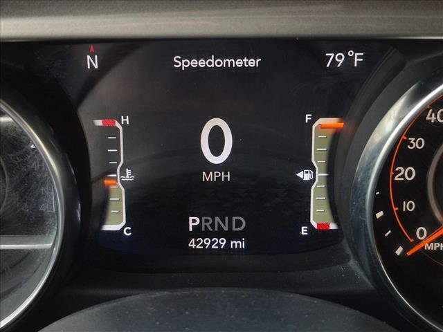 Used 2019 Jeep Wrangler Unlimited Sahara AWD/4WD image 11