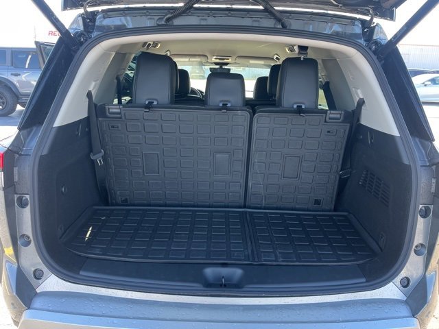 Used 2025 Nissan Pathfinder SL image 8