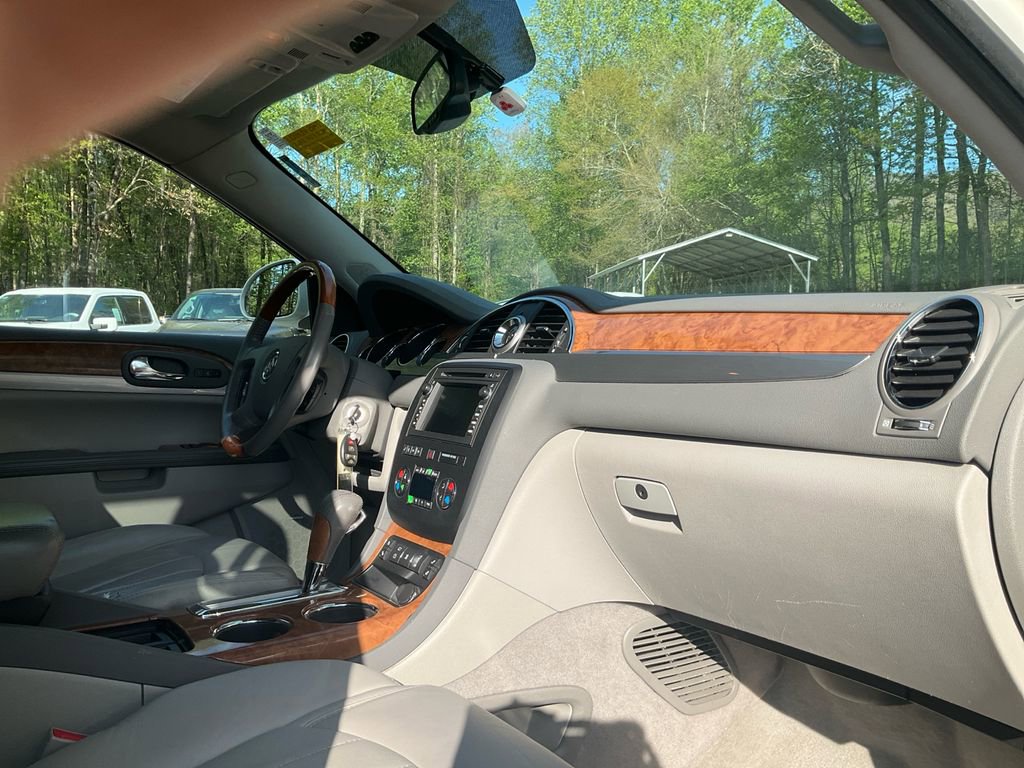 Used 2011 Buick Enclave CXL image 11