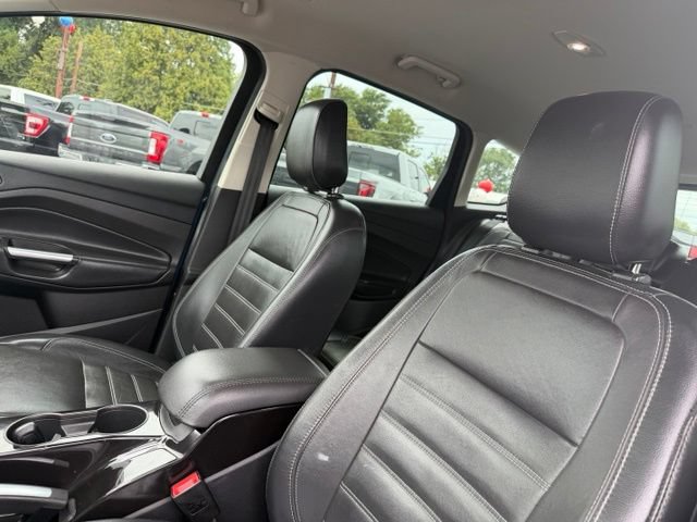 Used 2018 Ford C-MAX Titanium FWD image 22
