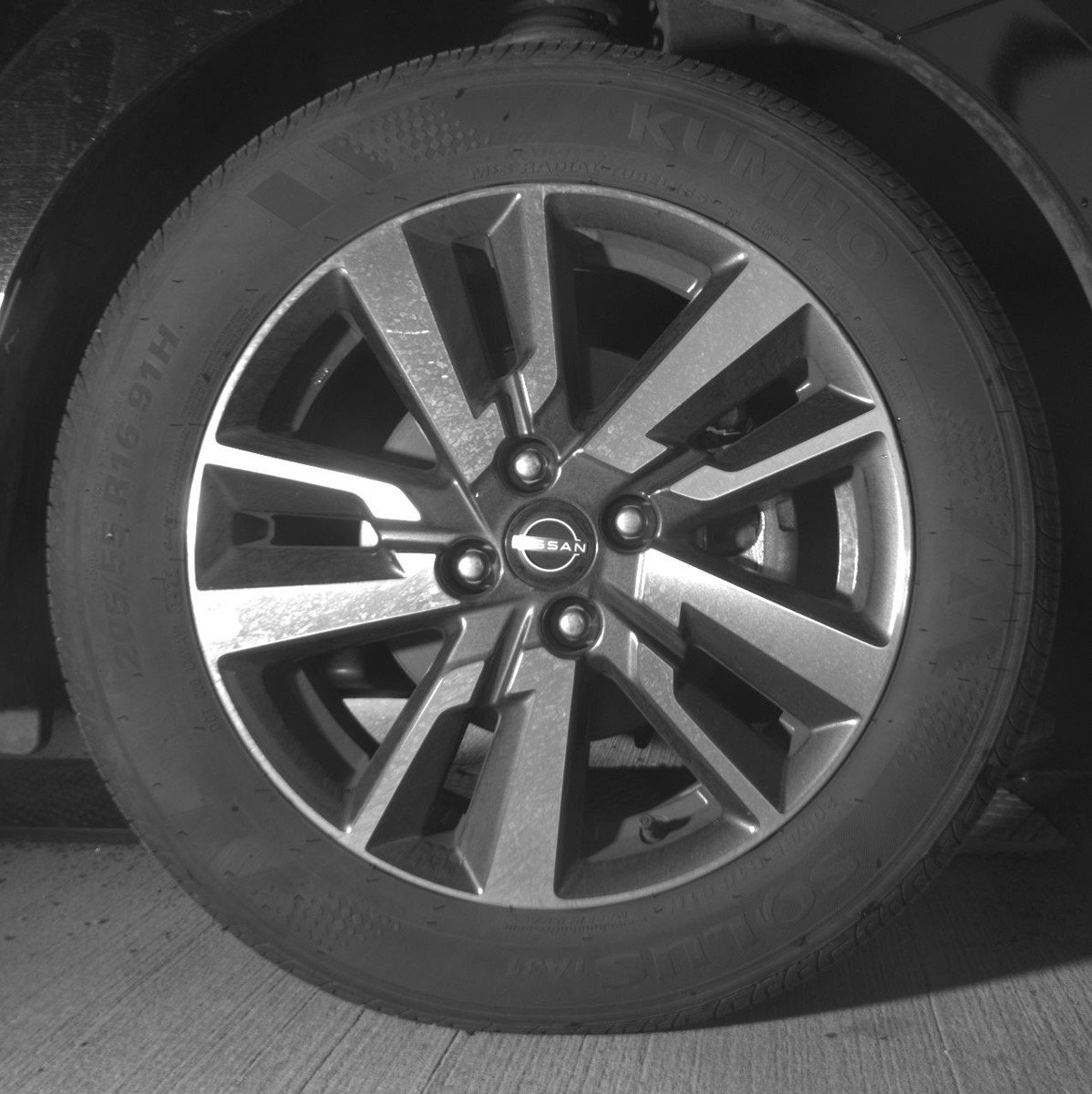 Used 2025 Nissan Versa SV image 13