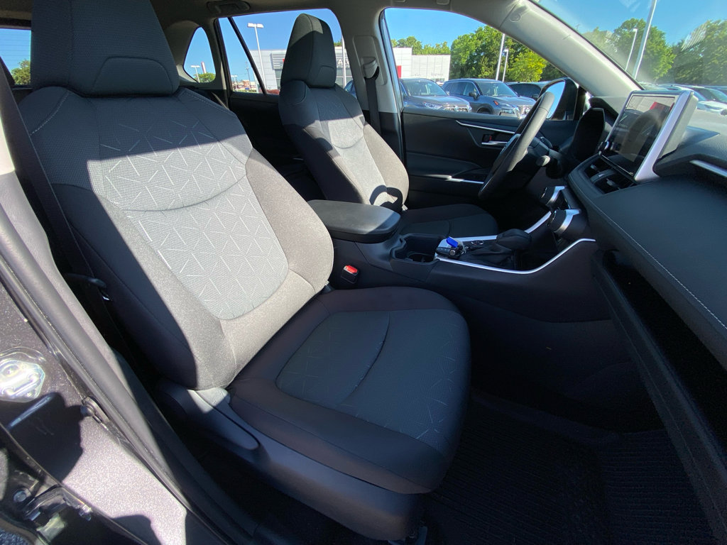 Used 2025 Toyota RAV4 XLE w/ Convenience Package AWD/4WD image 14
