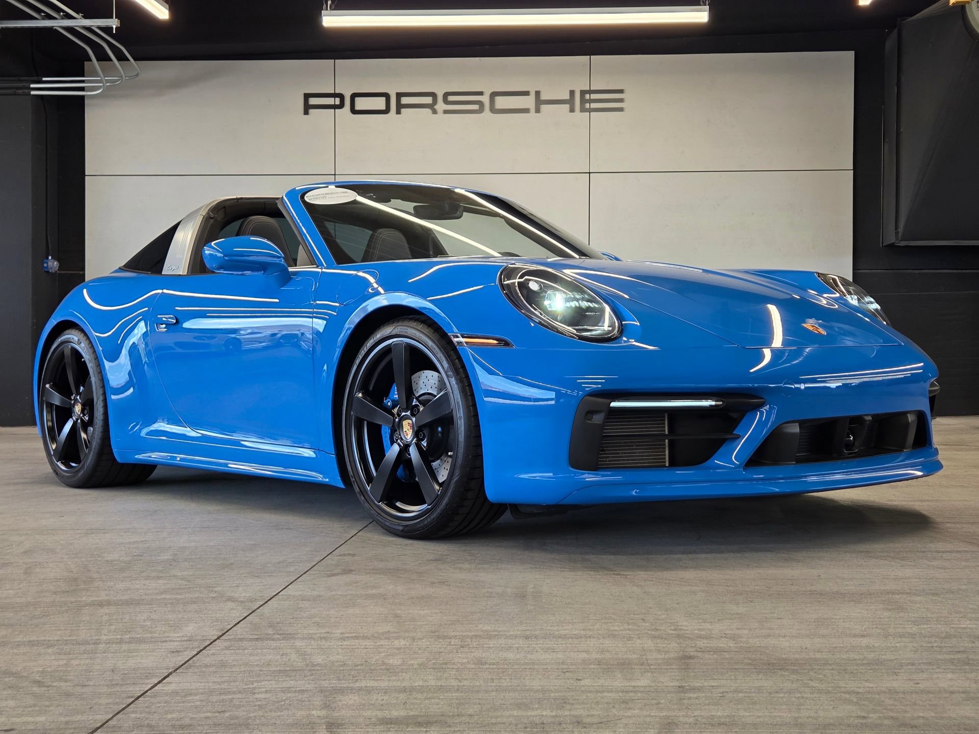 Certified 2024 Porsche 911 Targa 4S AWD/4WD image 30
