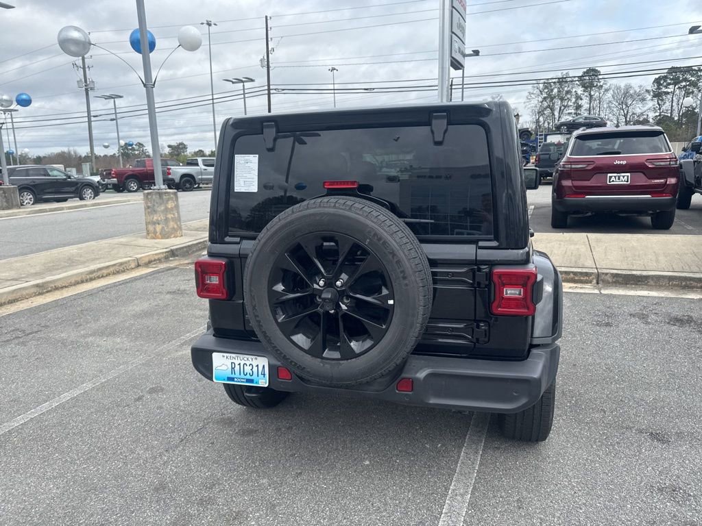 Used 2025 Jeep Wrangler Unlimited Sahara w/ Safety Group image 9