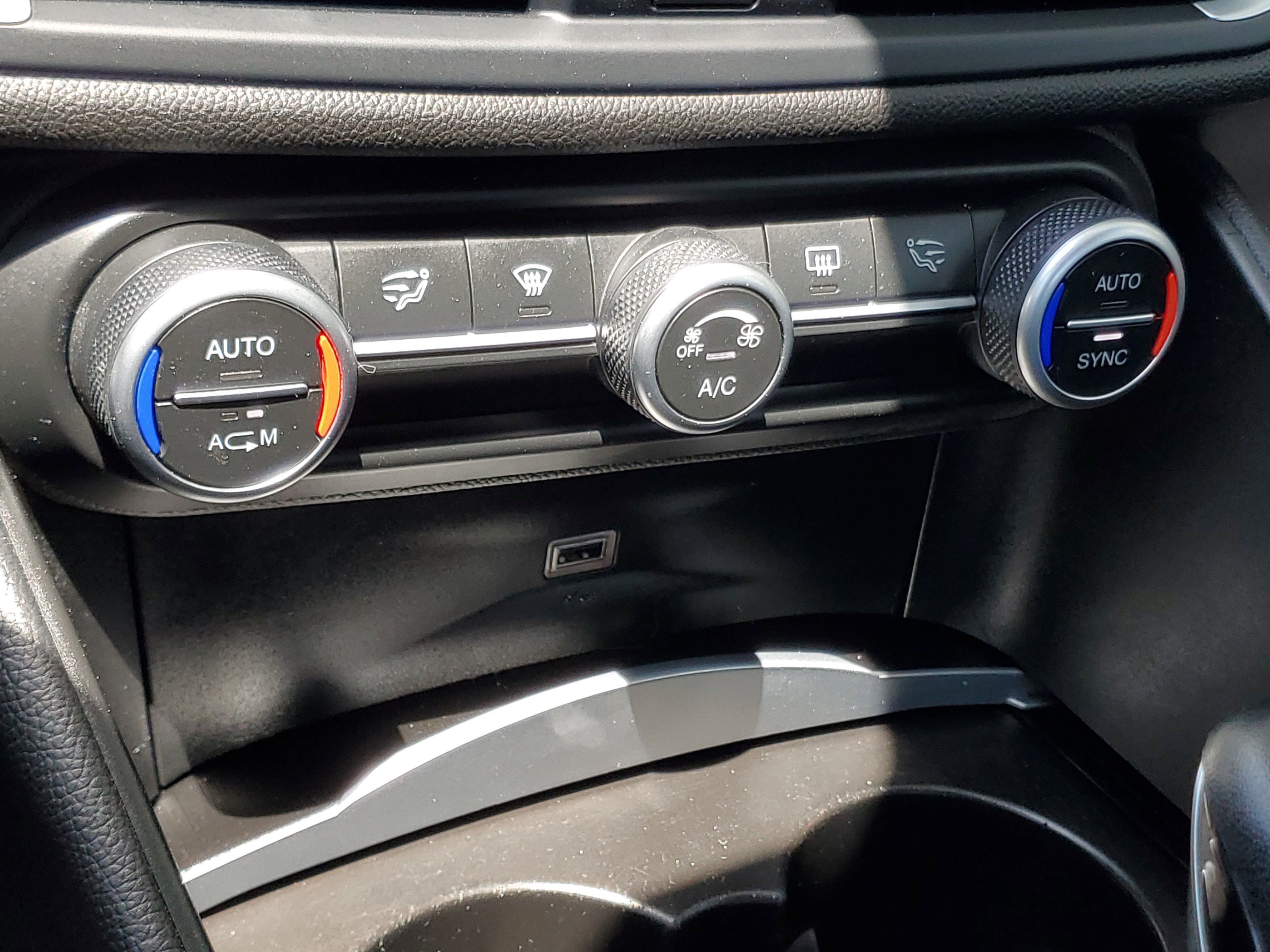 Used 2018 Alfa Romeo Giulia RWD image 26