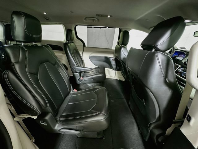 Used 2023 Chrysler Pacifica Touring-L FWD image 26