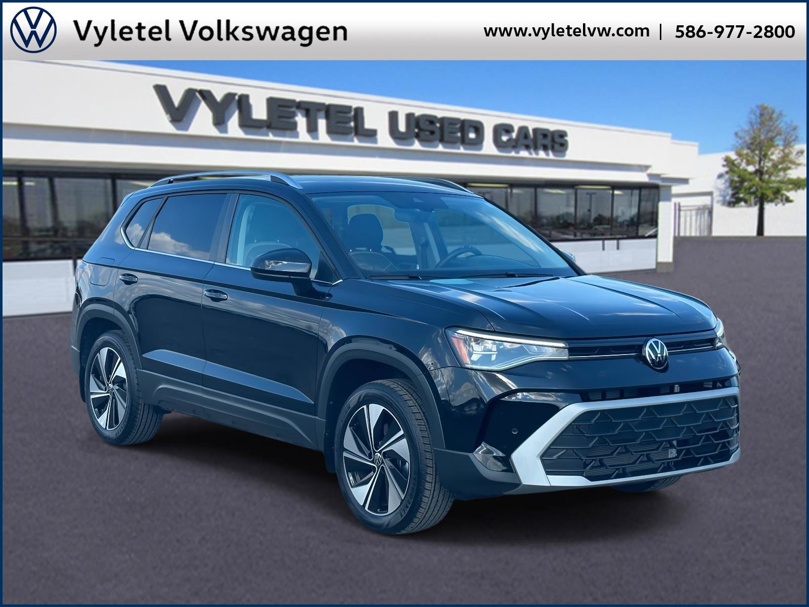 Certified 2025 Volkswagen Taos SE w/ Taos Adventure Package (SXB)