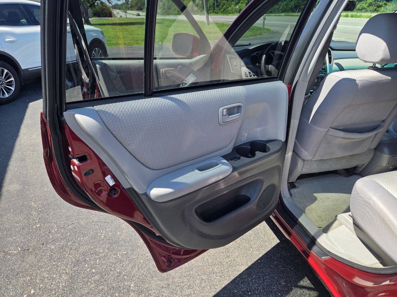 Used 2007 Toyota Highlander 2WD w/ Extra Value Pkg #2 image 16