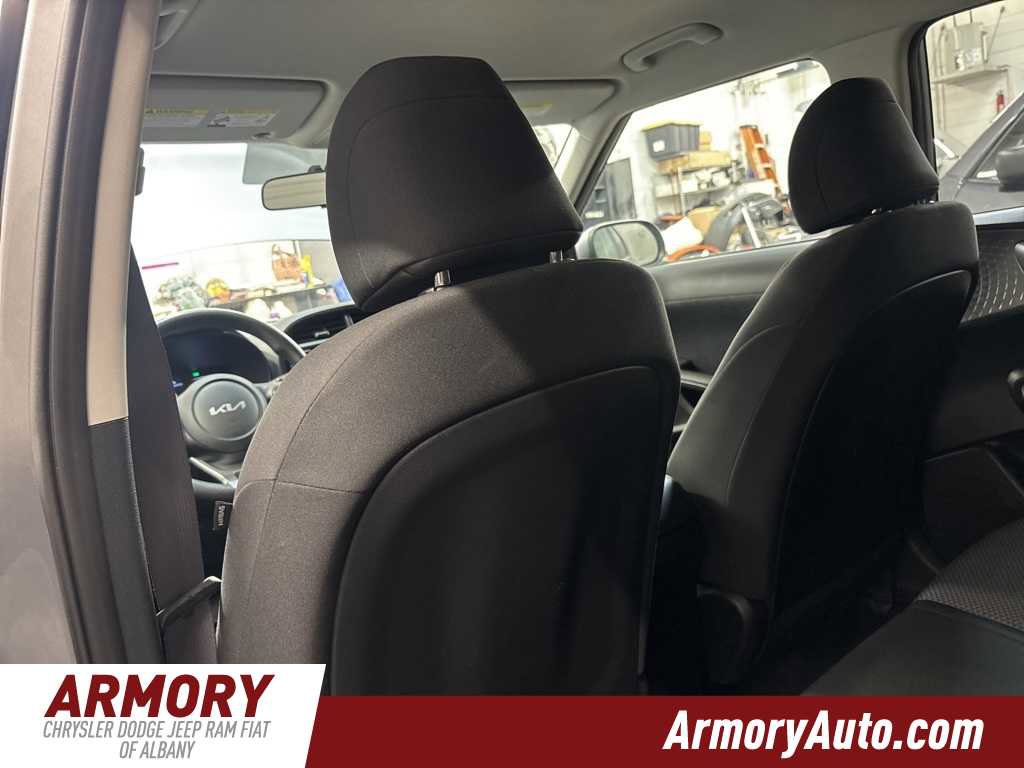 Used 2023 Kia Soul LX w/ LX Technology Package image 24