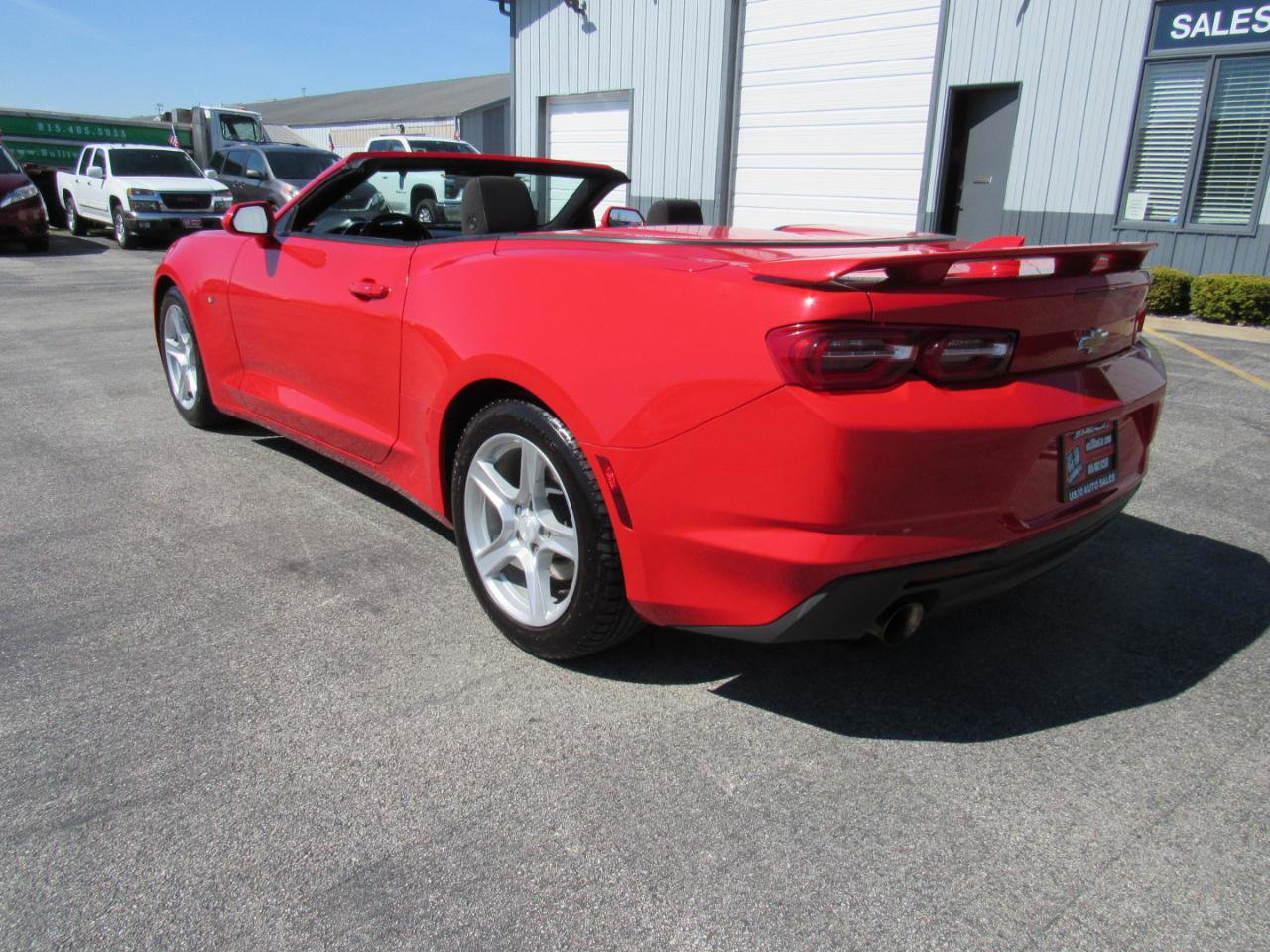 Used 2020 Chevrolet Camaro LT RWD image 32