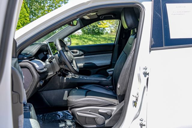 Used 2024 Jeep Compass Latitude AWD/4WD image 48