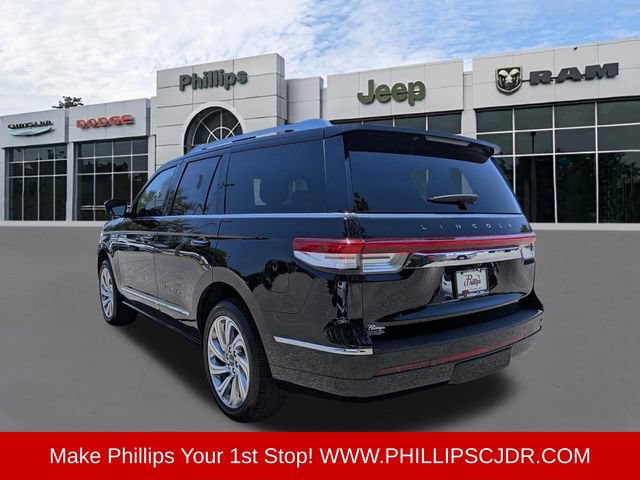 Used 2024 Lincoln Navigator Premiere AWD/4WD image 5