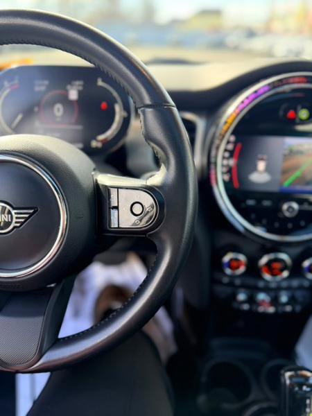 Used 2022 MINI Cooper 4-Door Hardtop FWD image 9
