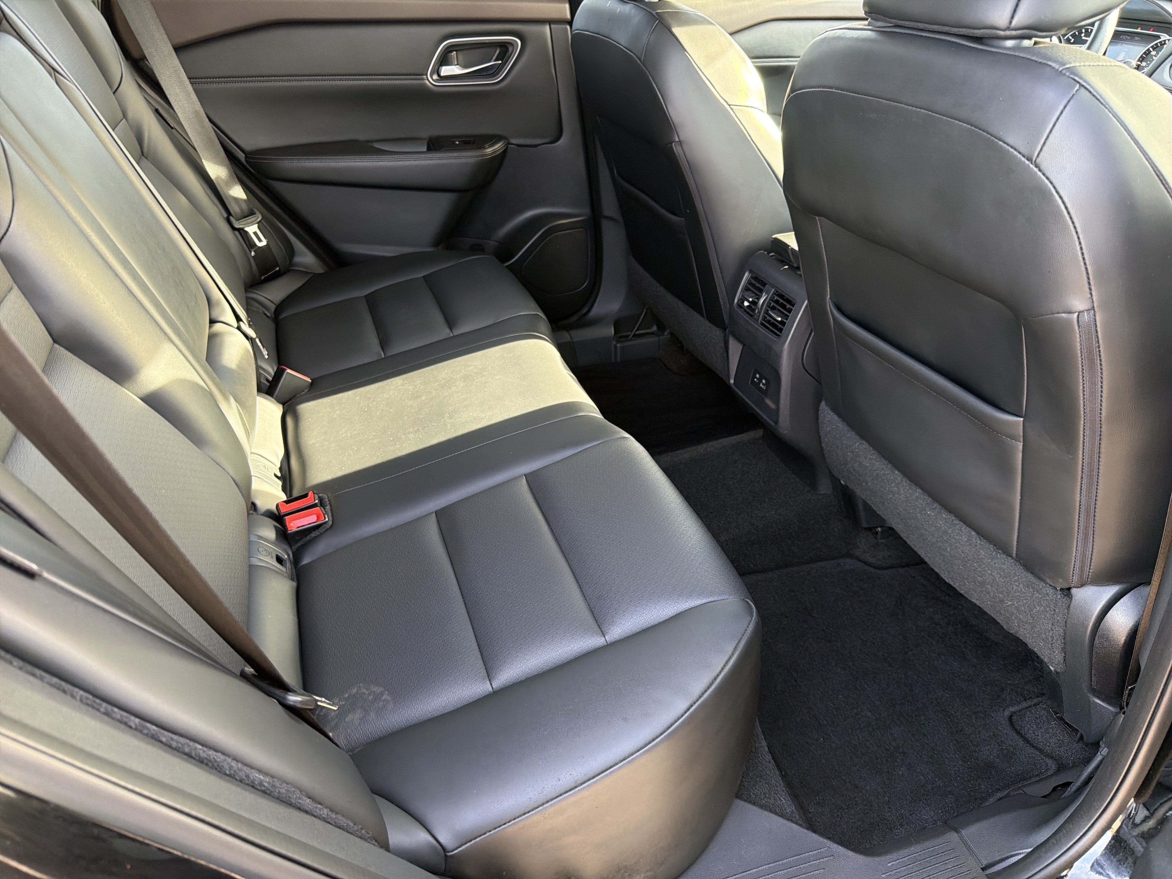 Used 2021 Nissan Rogue SV w/ Premium Package AWD/4WD image 26