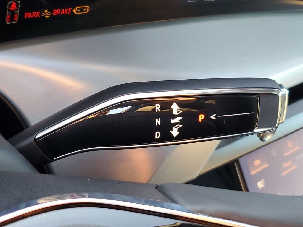 New 2026 Cadillac Vistiq Luxury image 14