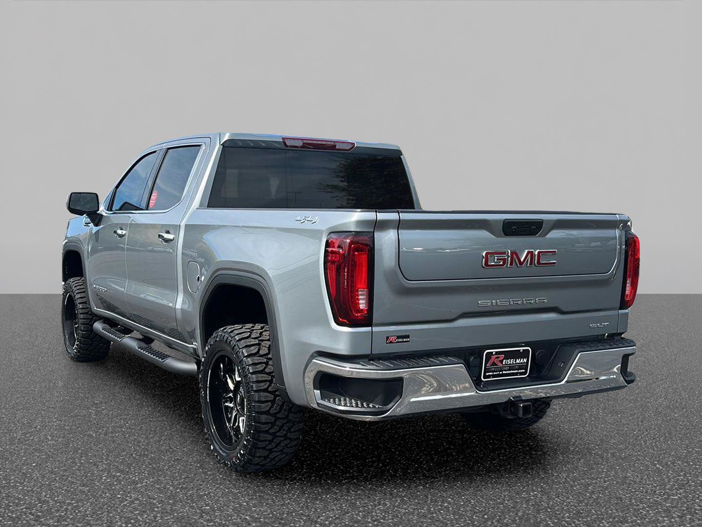 Certified 2025 GMC Sierra 1500 SLT AWD/4WD image 3
