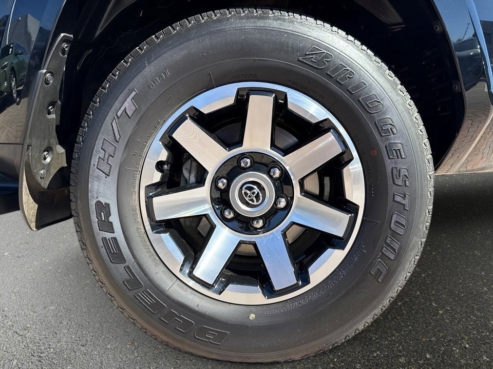 Used 2024 Toyota 4Runner TRD Off-Road image 15