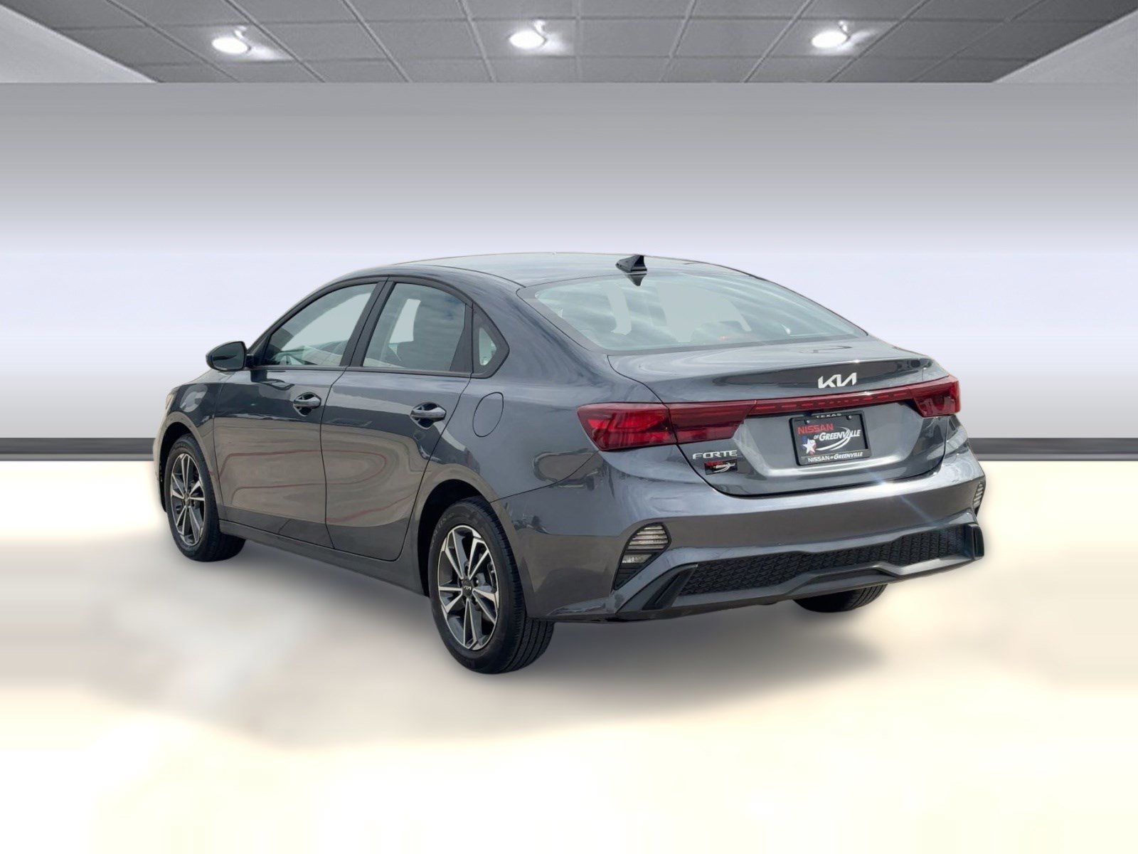 Used 2024 Kia Forte LXS image 3