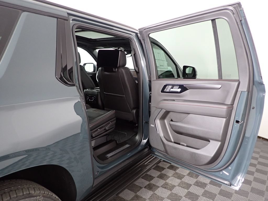 New 2026 Chevrolet Suburban RST w/ Advanced Technology Package AWD/4WD image 38