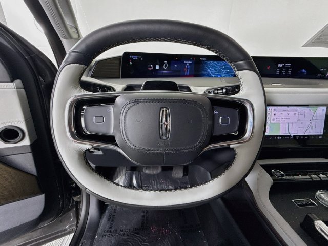 Used 2025 Lincoln Navigator L Black Label AWD/4WD image 12