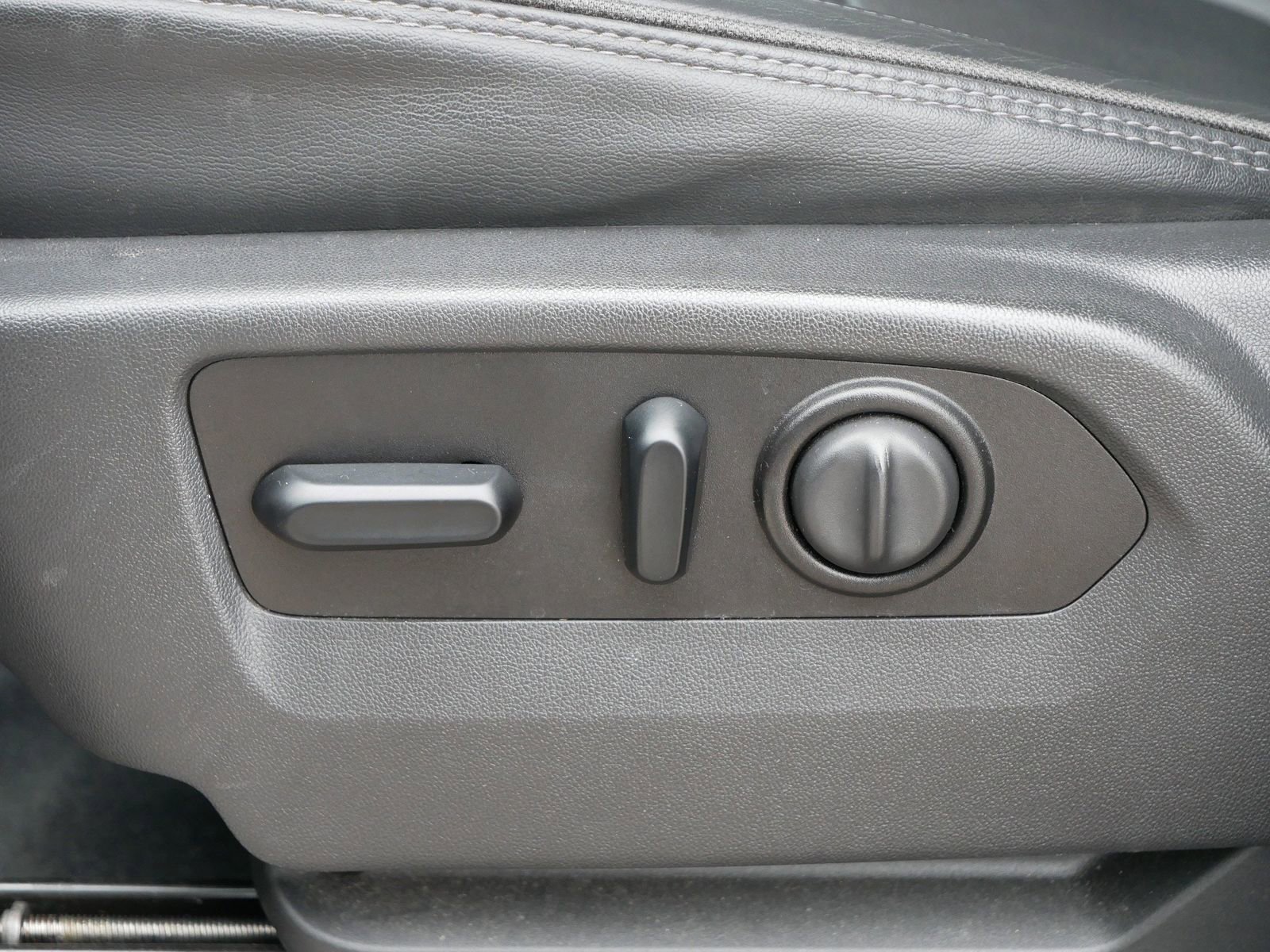 Used 2020 Chevrolet Silverado 2500 High Country w/ Z71 Off-Road Package image 13