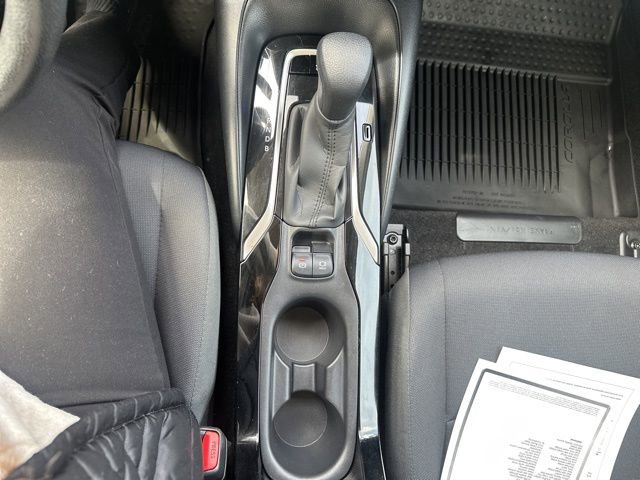 Used 2021 Toyota Corolla LE FWD image 19