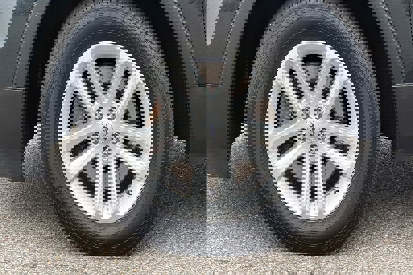 Used 2015 Ford Explorer XLT image 25