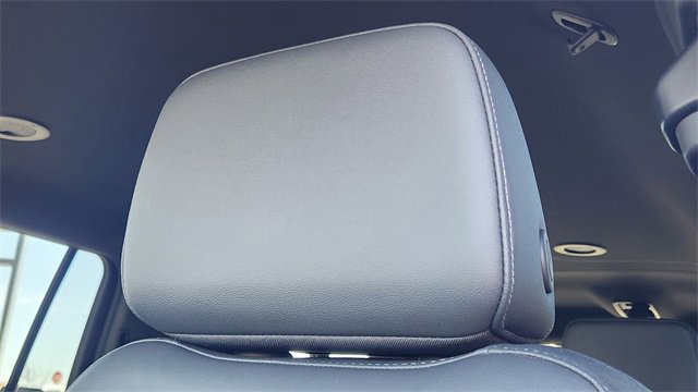 Used 2025 Chevrolet Suburban LT image 21