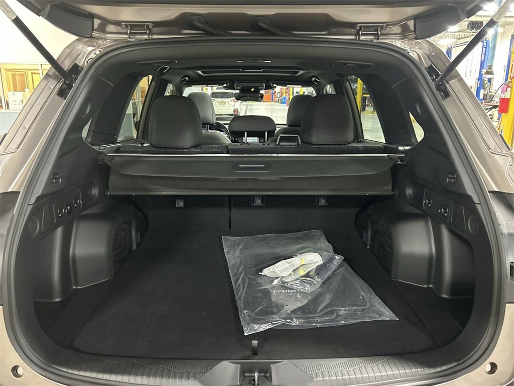 Certified 2025 Subaru Forester Premium image 27