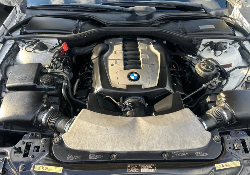 Used 2008 BMW 750i image 15