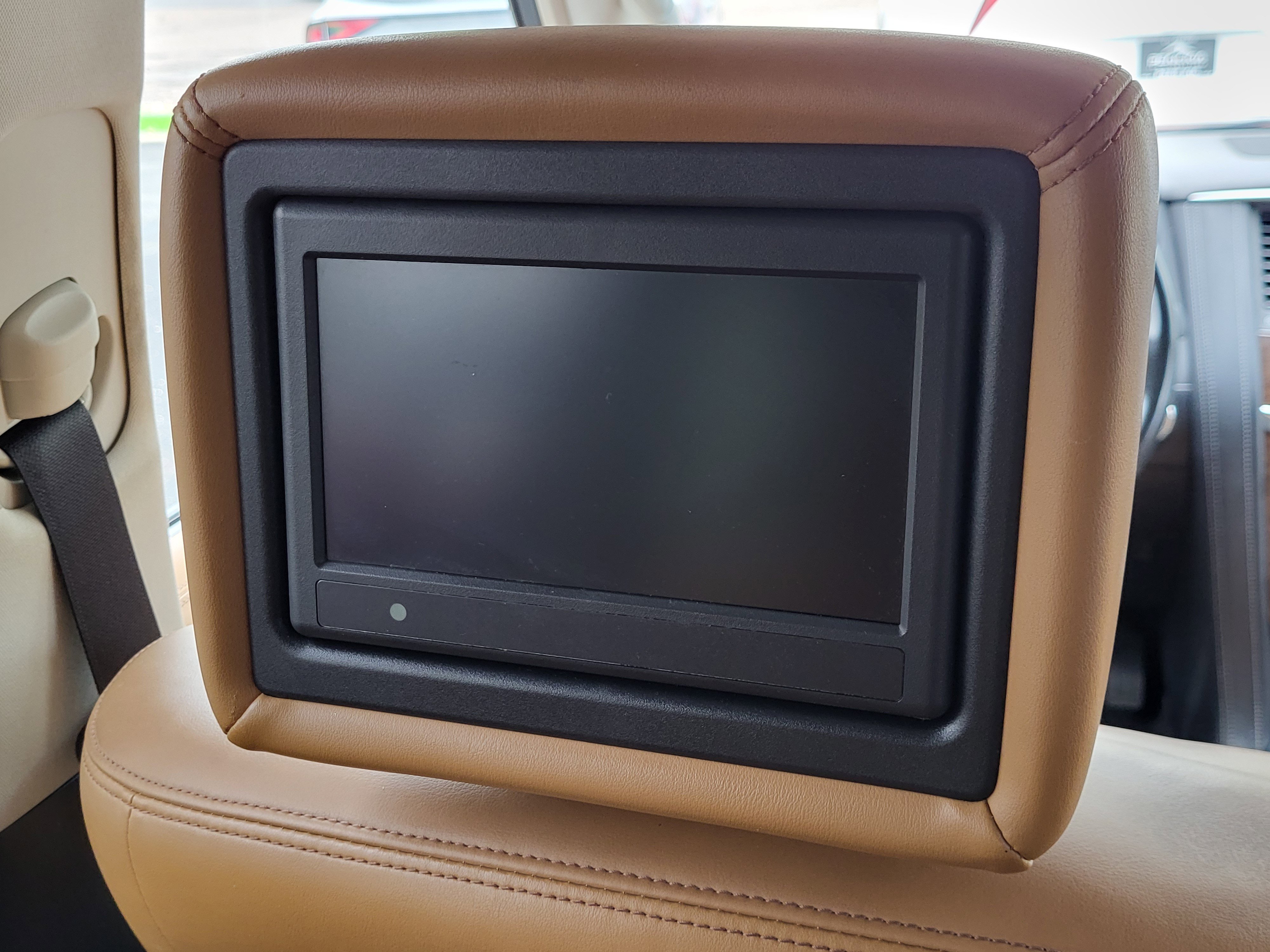 Used 2017 Nissan Armada Platinum w/ Interior Lighting Package image 12