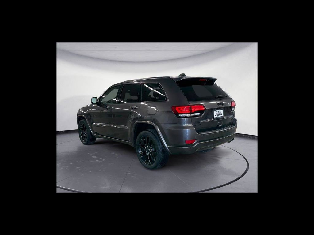Used 2021 Jeep Grand Cherokee Laredo X AWD/4WD image 4