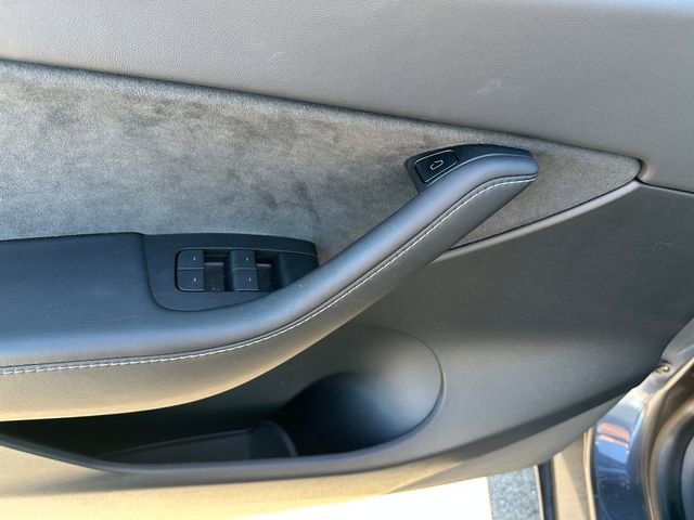 Used 2022 Tesla Model Y Long Range image 20