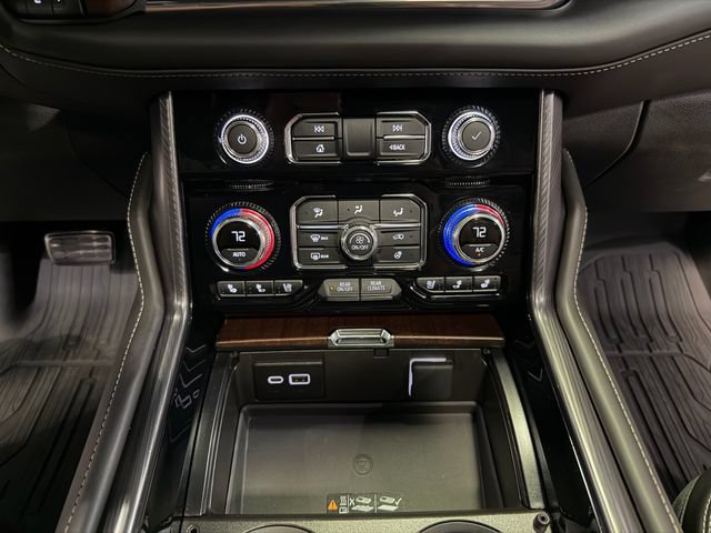 Used 2024 GMC Yukon XL Denali Ultimate AWD/4WD image 23