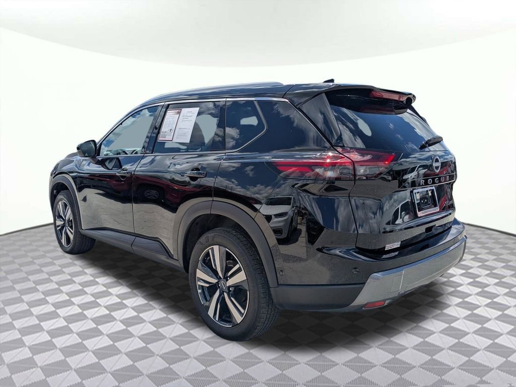 Used 2026 Nissan Rogue SL AWD/4WD image 5