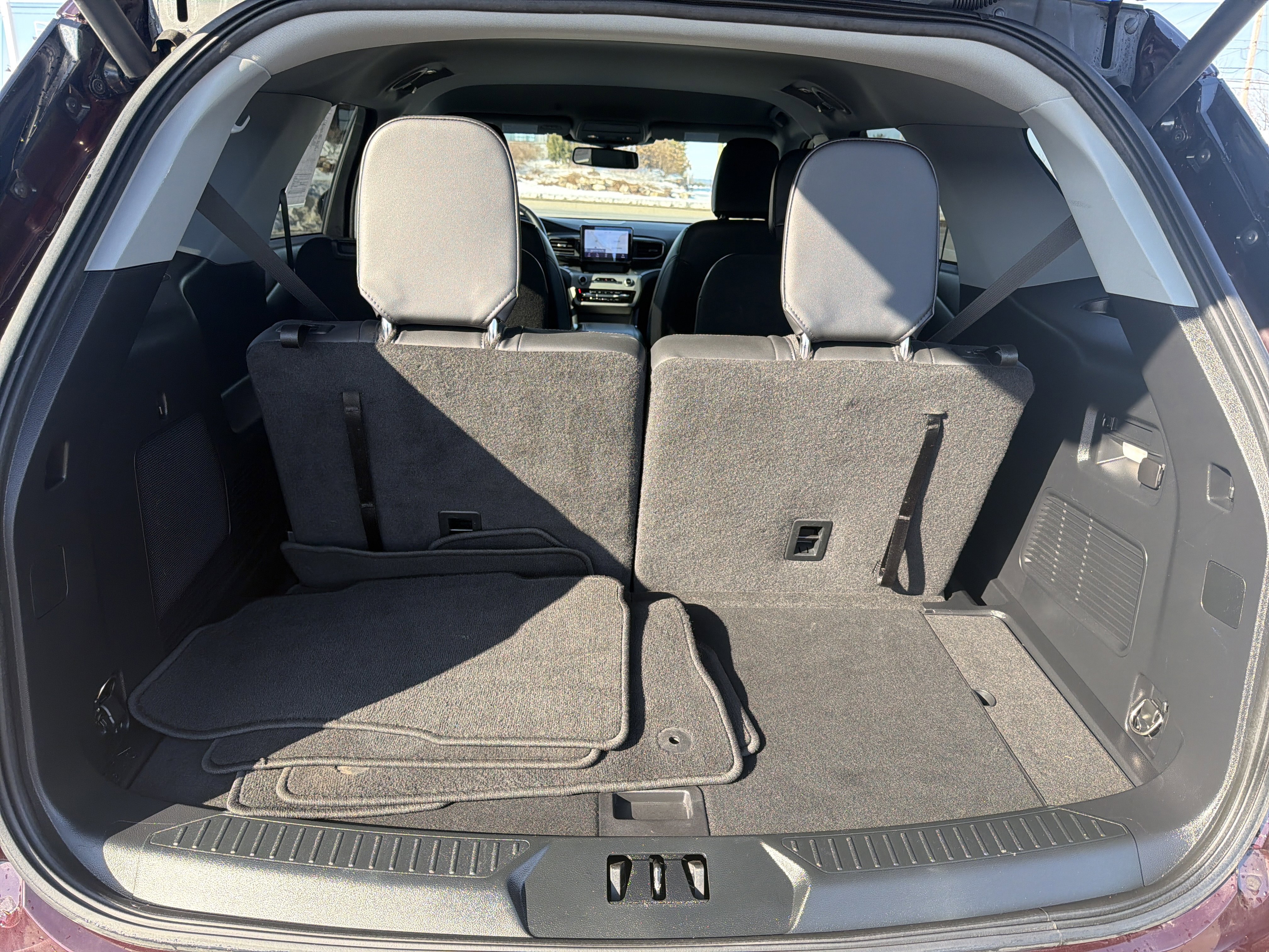 Used 2023 Ford Explorer XLT w/ Equipment Group 202A image 5