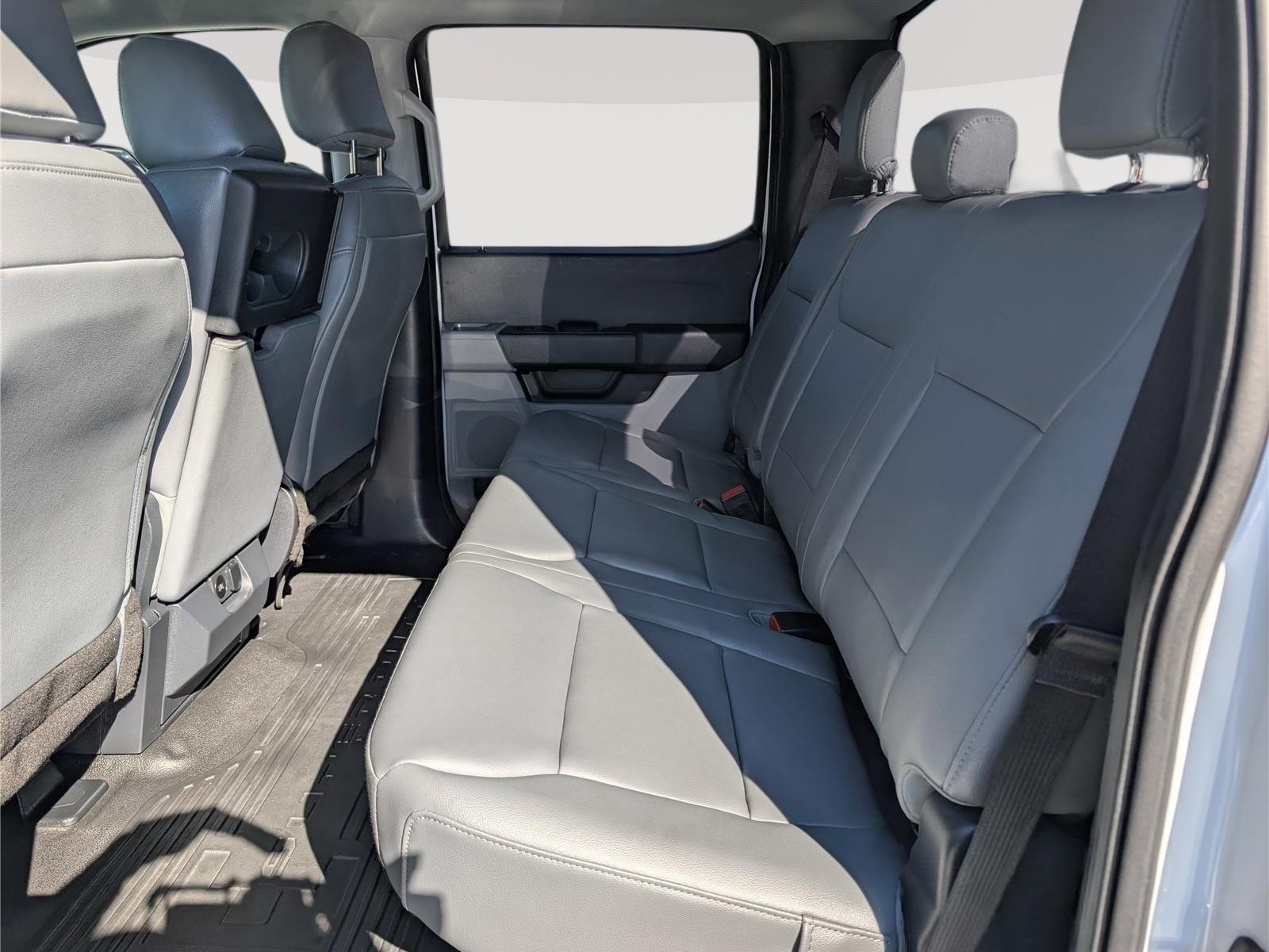 Used 2024 Ford F550 4x4 Crew Cab Super Duty image 14