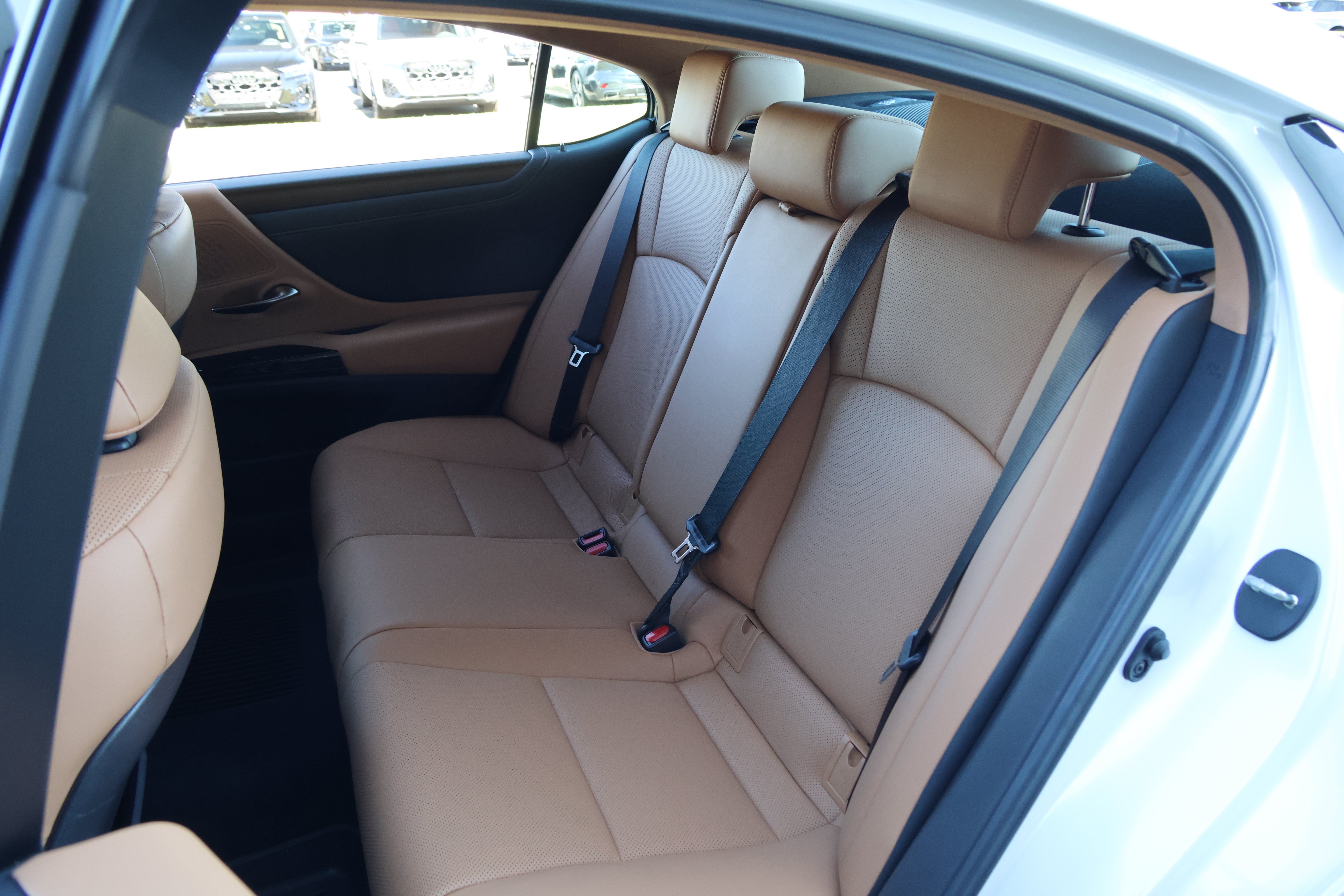 Used 2025 Lexus ES 350 w/ Premium Package FWD image 34