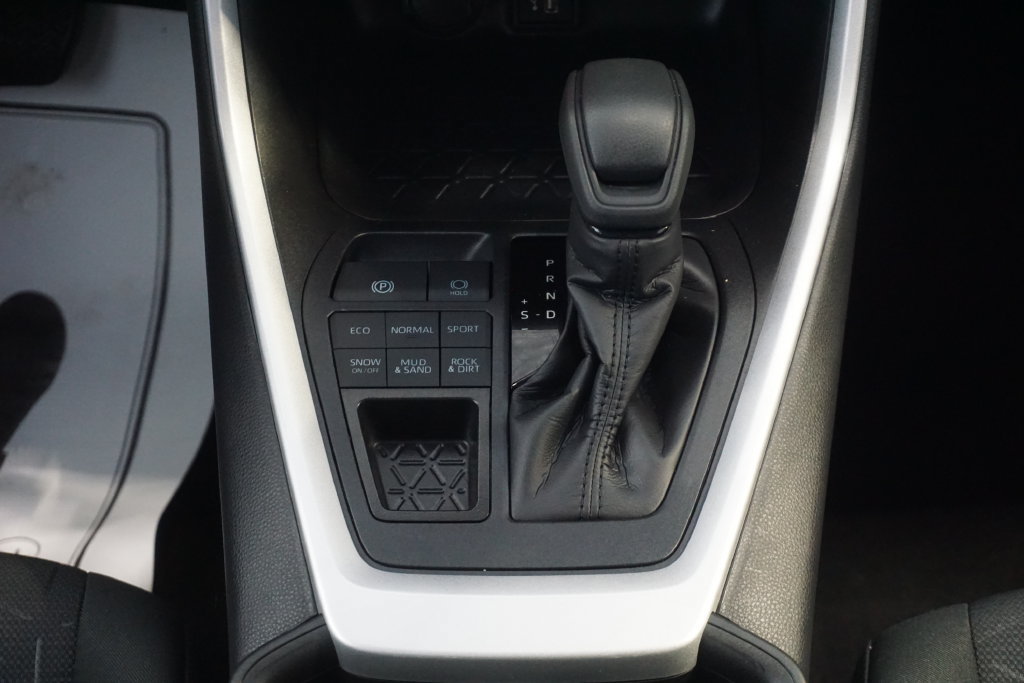 Certified 2025 Toyota RAV4 XLE AWD/4WD image 30