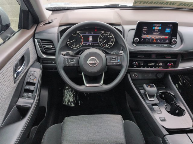 Used 2023 Nissan Rogue SV FWD image 17