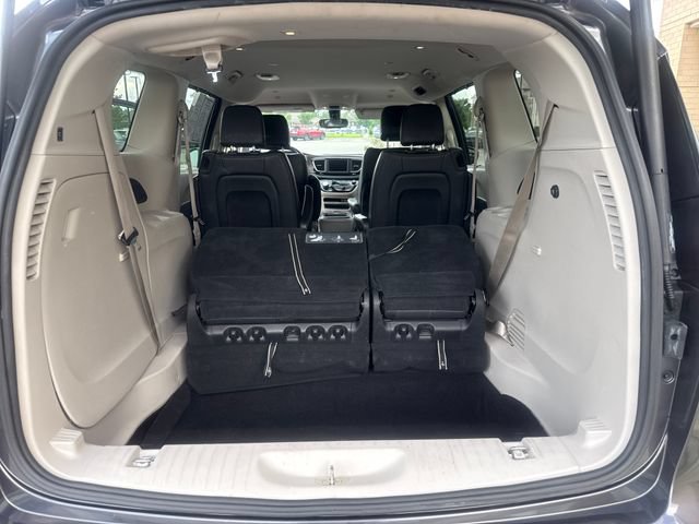 Used 2019 Chrysler Pacifica Touring-L FWD image 17