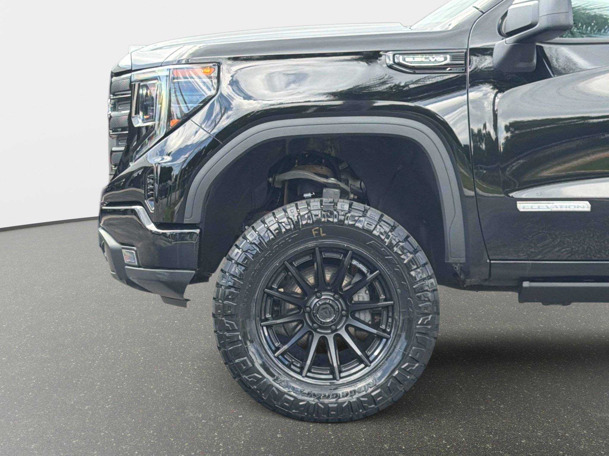 Used 2024 GMC Sierra 1500 Elevation w/ Preferred Package AWD/4WD image 11