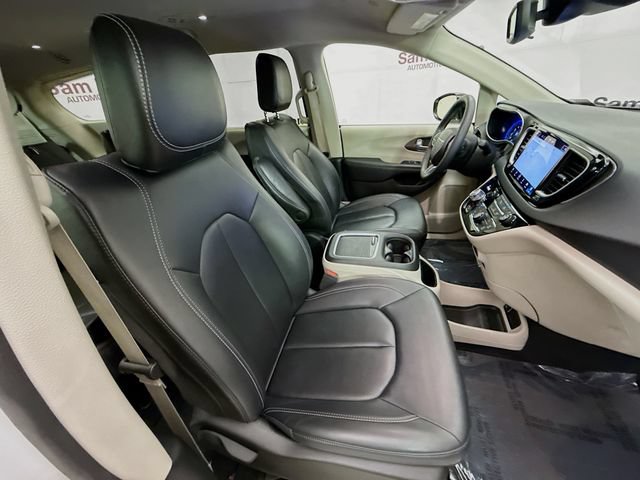Used 2024 Chrysler Pacifica Touring-L FWD image 28