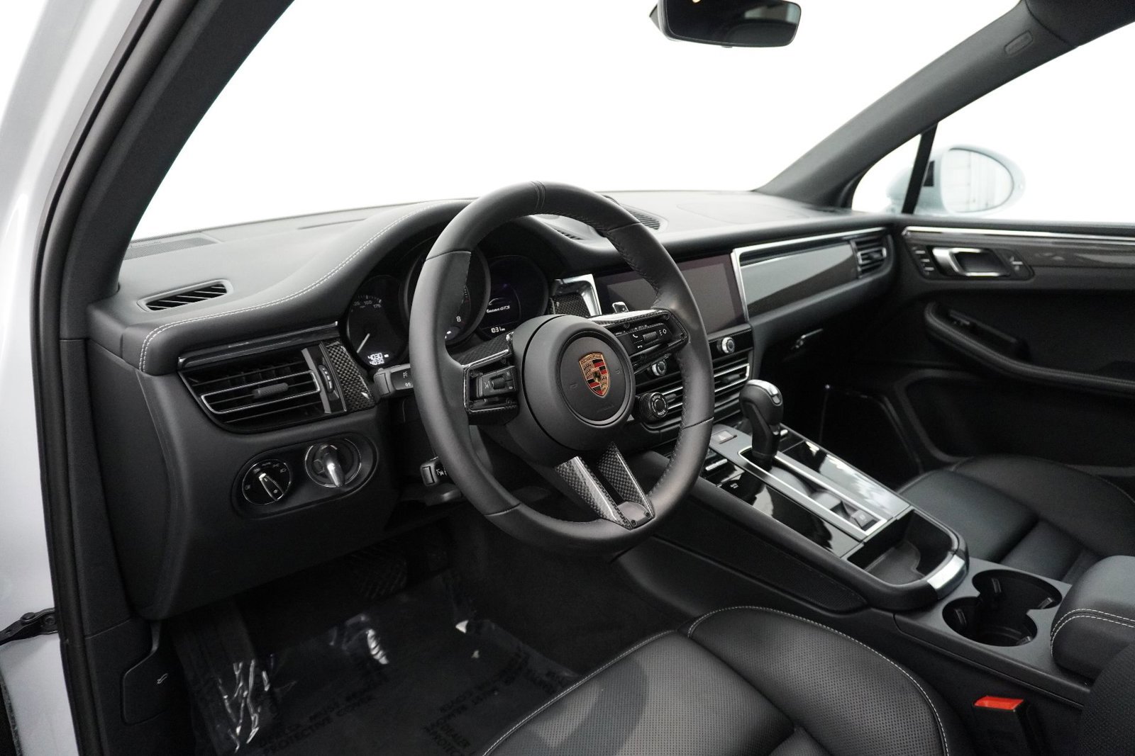 Used 2026 Porsche Macan GTS image 4