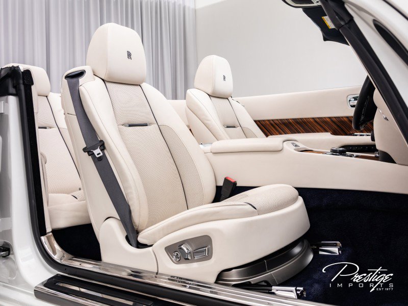 Used 2016 Rolls-Royce Dawn image 41