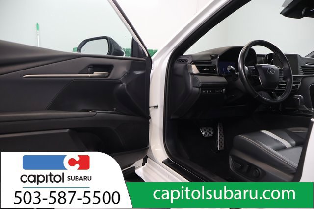 Used 2025 Toyota Camry SE FWD image 8