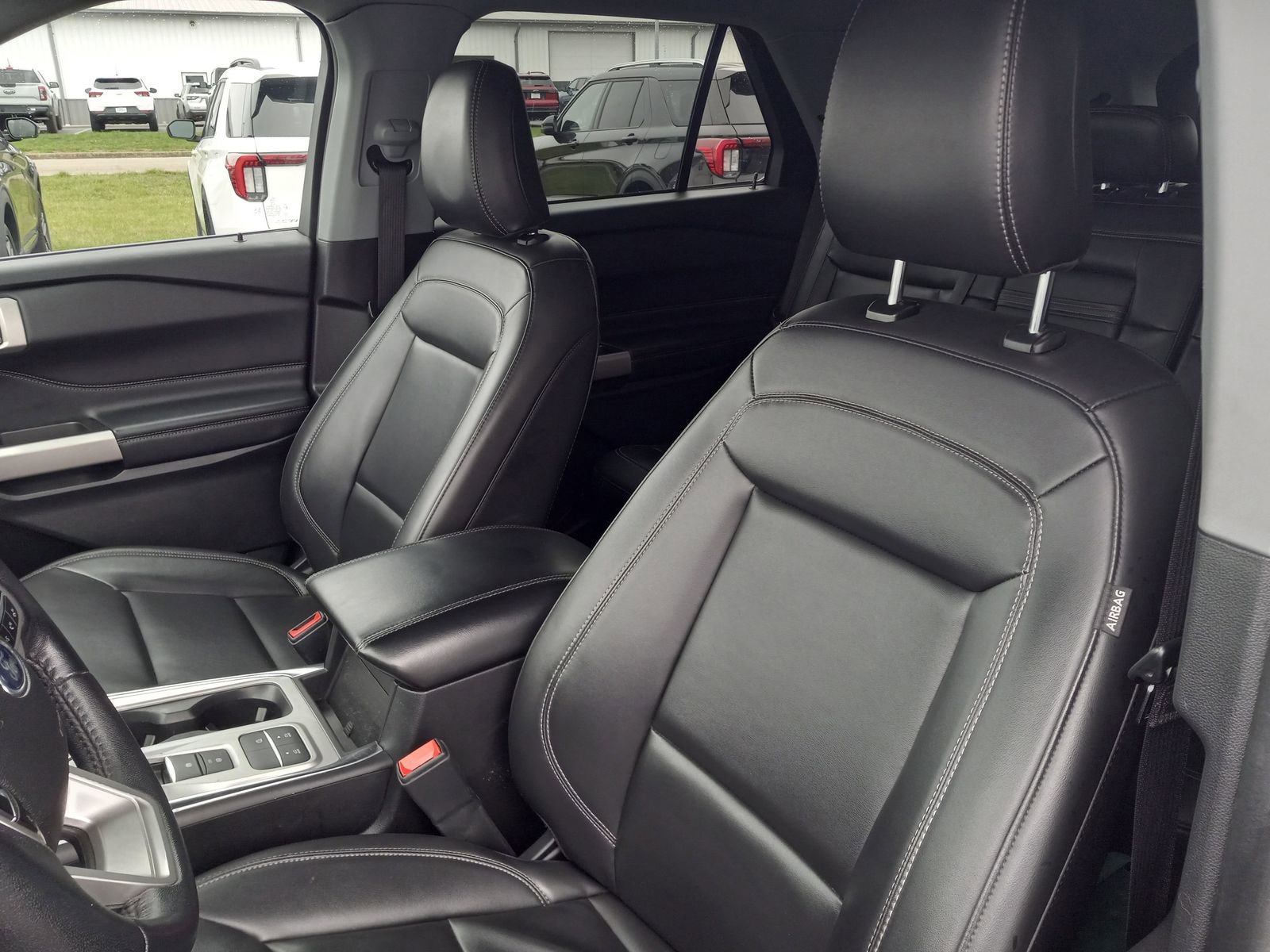 Used 2023 Ford Explorer XLT w/ Equipment Group 202A RWD image 14