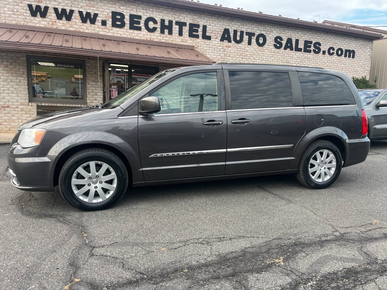 Used 2015 Chrysler Town & Country Touring